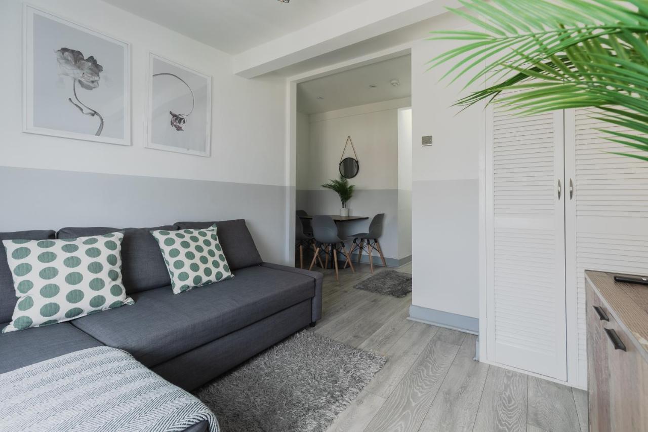 Modern Kensington Apartments ลอนดอน ภายนอก รูปภาพ