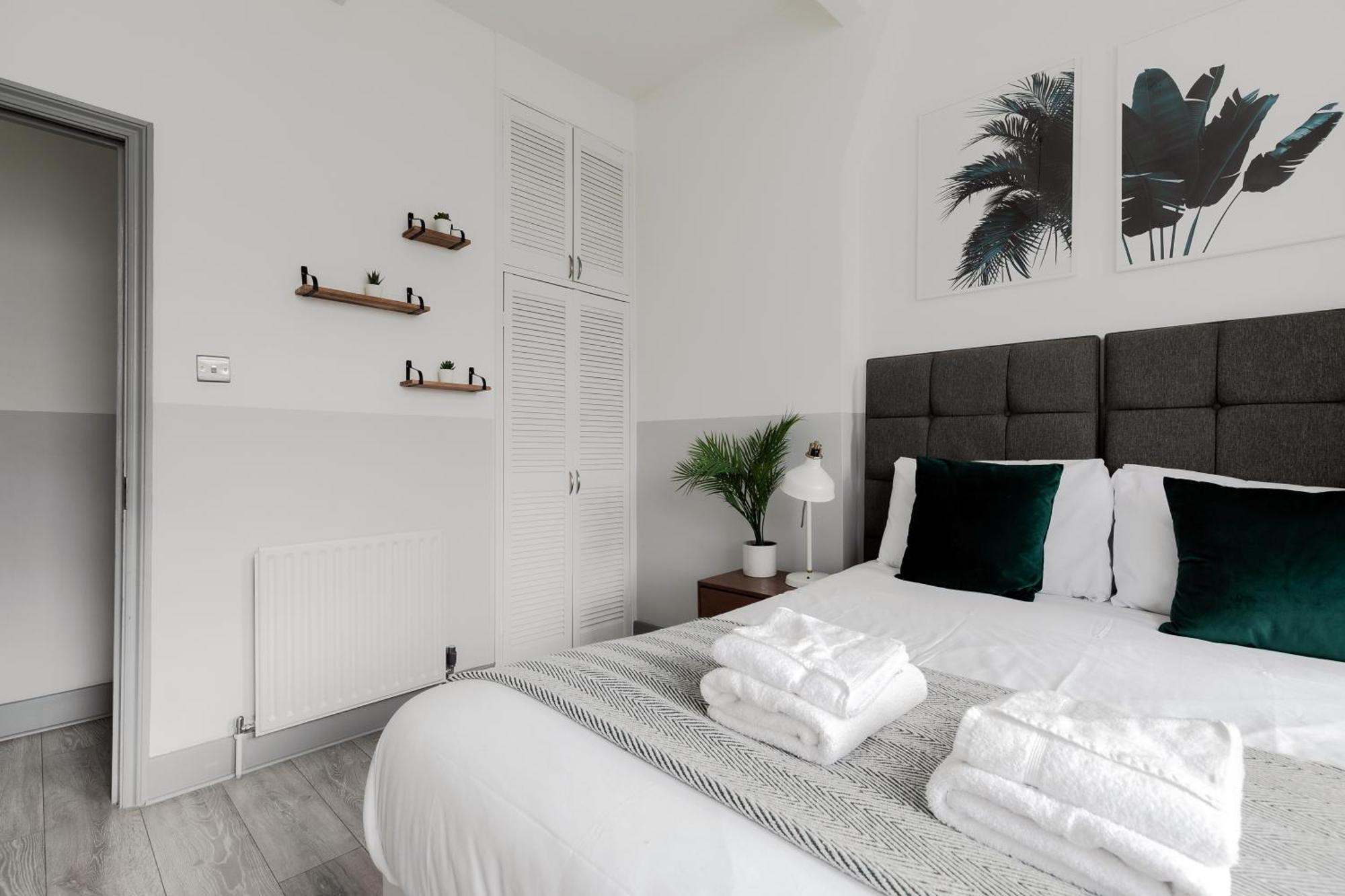 Modern Kensington Apartments ลอนดอน ภายนอก รูปภาพ