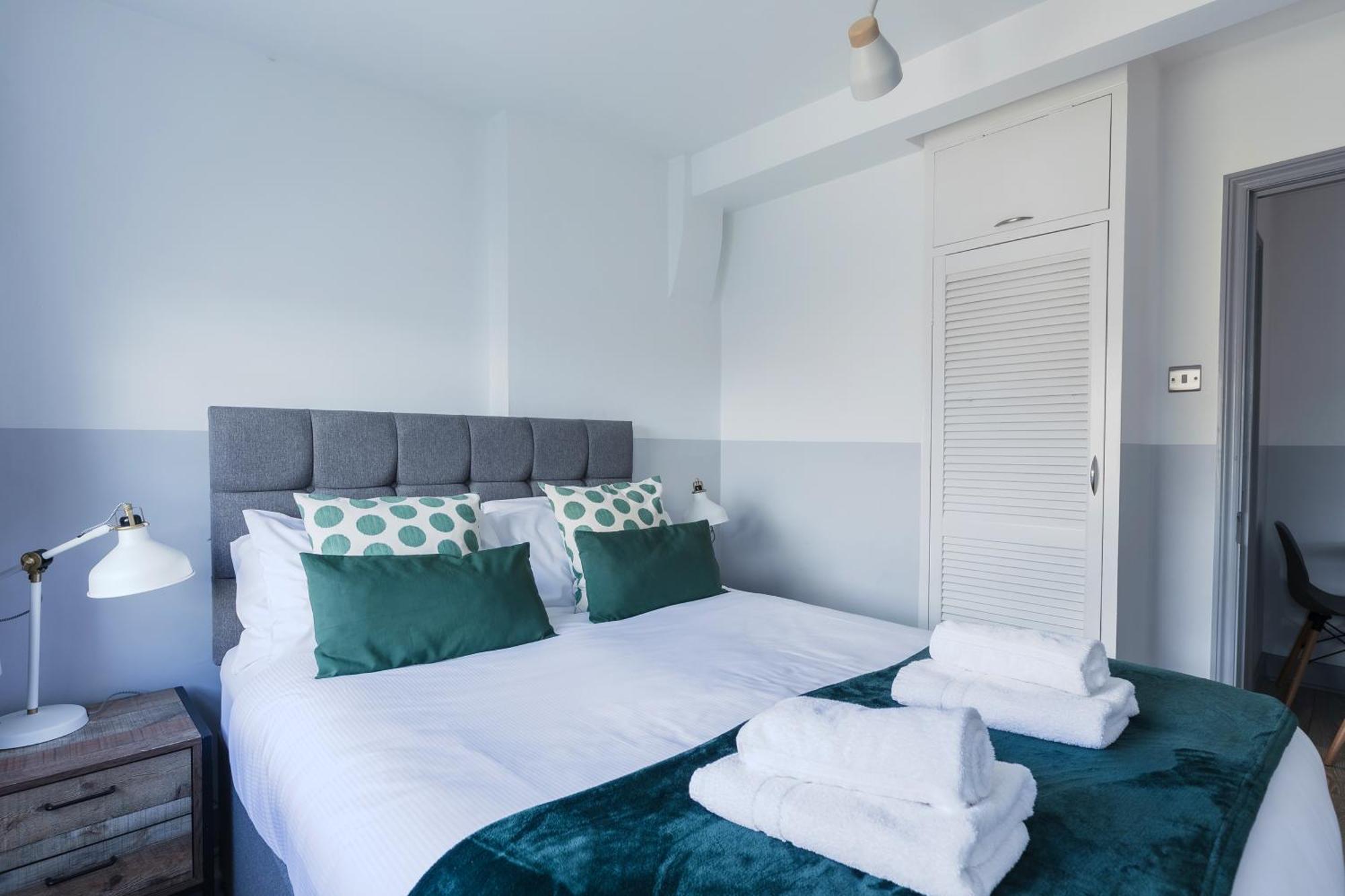 Modern Kensington Apartments ลอนดอน ภายนอก รูปภาพ