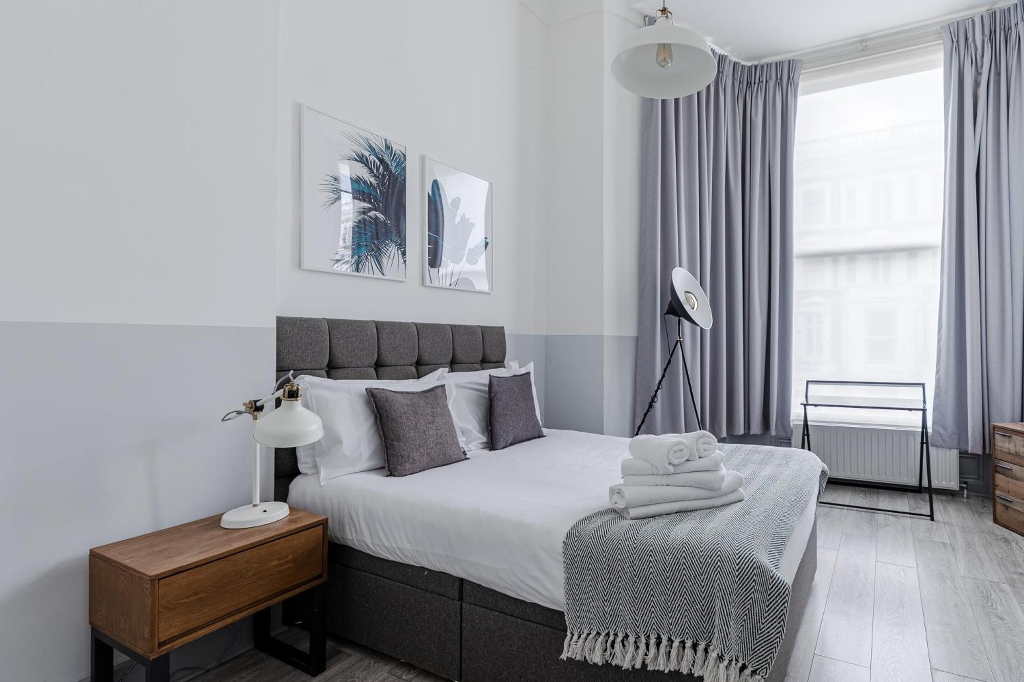 Modern Kensington Apartments ลอนดอน ภายนอก รูปภาพ