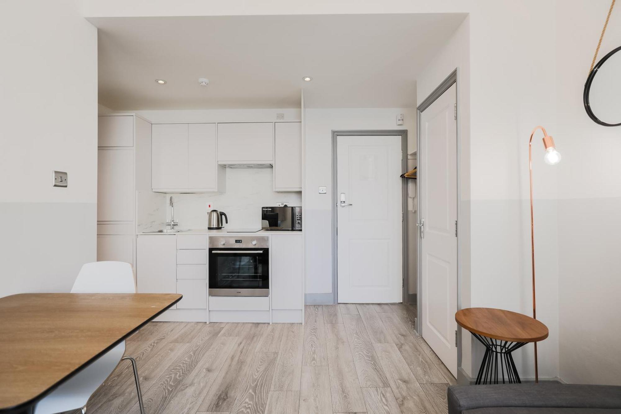 Modern Kensington Apartments ลอนดอน ภายนอก รูปภาพ